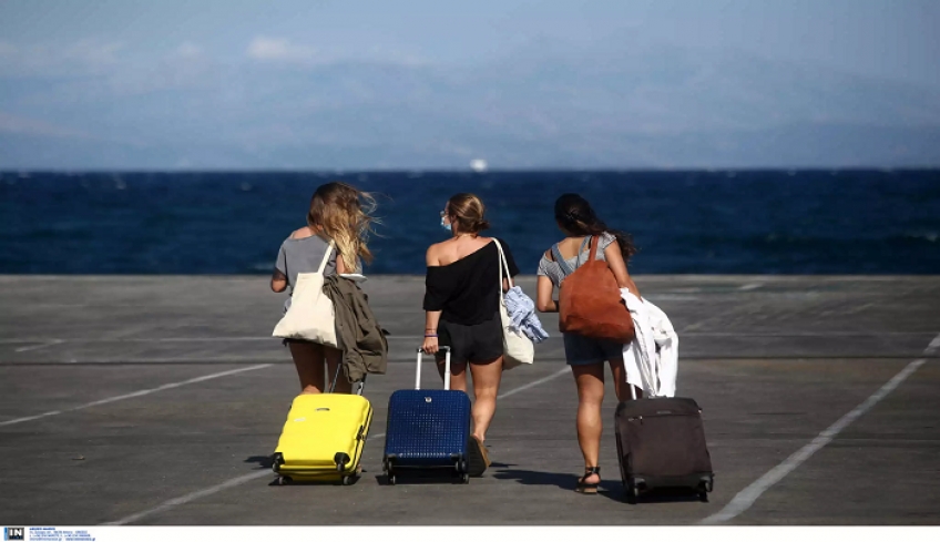 Ανησυχία για τα αυξημένα κρούσματα στους νέους – Πάνω από το 40% έχουν ηλικία ως 39 ετών