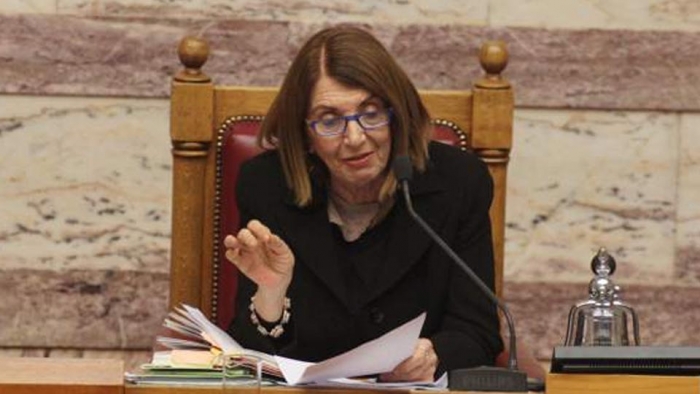 Η Τασία... ξαναχτύπησε: «Πηγαίνετε να λιαστείτε!», είπε σε βουλευτή της Δημοκρατικής Συμπαράταξης