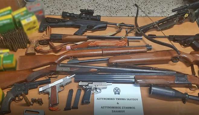 Συνελήφθη ημεδαπός για παράνομη κατοχή όπλων και πυρομαχικών στη Ρόδο