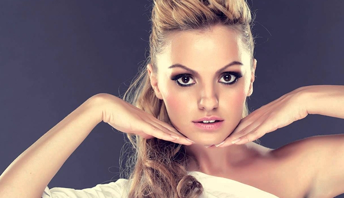 Η Alexandra Stan επέστρεψε δριμύτερη με το "Unlocked"