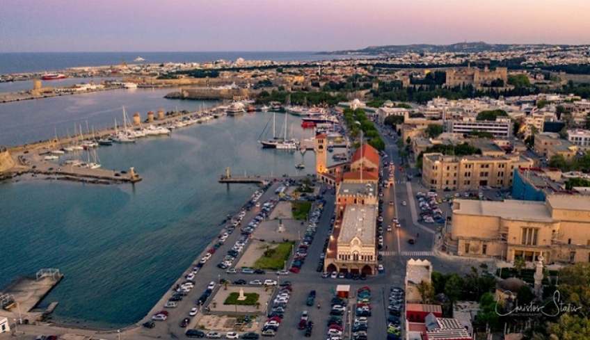 Στο «βαθύ κόκκινο» εντάσσεται η Ρόδος