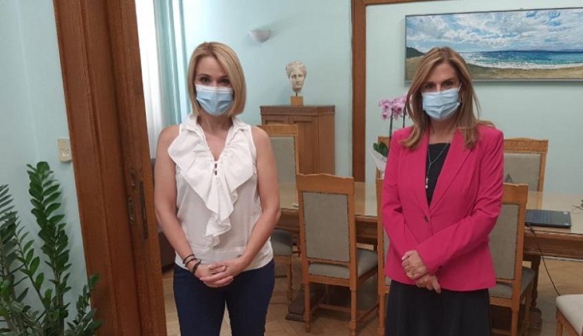 Συνάντηση της Μίκας Ιατρίδη με την υφυπουργό Υγείας Ζωή Ράπτη