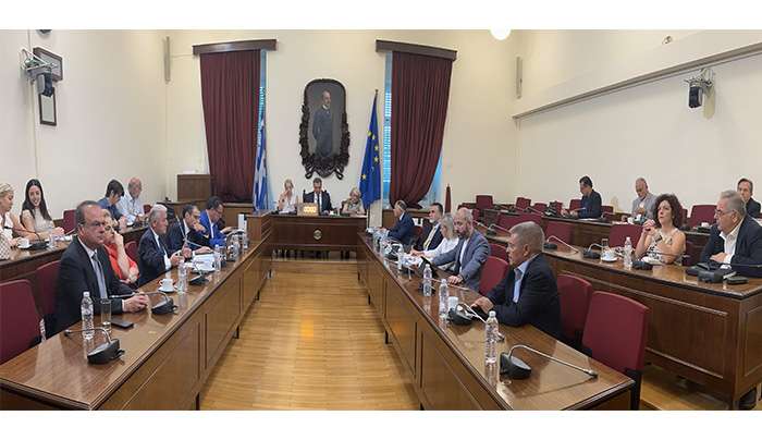 ΜΑΝΟΣ ΚΟΝΣΟΛΑΣ: «Νέα δέσμη κινήτρων για τους γιατρούς που θα υπηρετούν στα νοσοκομεία των νησιών»
