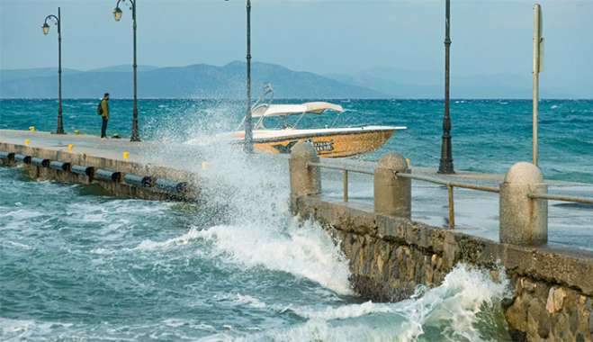 Καιρός: Σημαντική ενίσχυση των βοριάδων και πτώση της θερμοκρασίας - Υψηλός κίνδυνος πυρκαγιάς σε 18 περιοχές