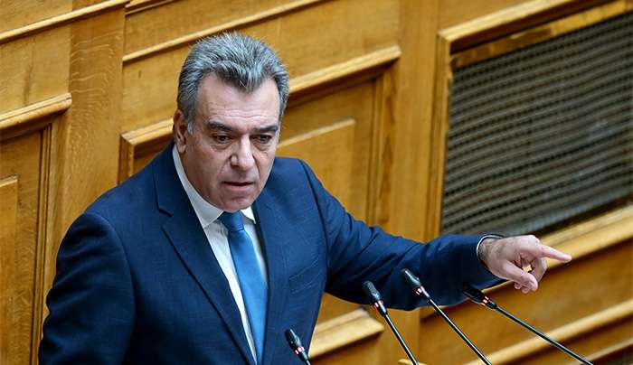 ΜΑΝΟΣ ΚΟΝΣΟΛΑΣ: «Αλλαγή του νόμου για τη μοριοδότηση διορισμού των εκπαιδευτικών με προστατευόμενα τέκνα και για τους πολύτεκνους εκπαιδευτικούς»