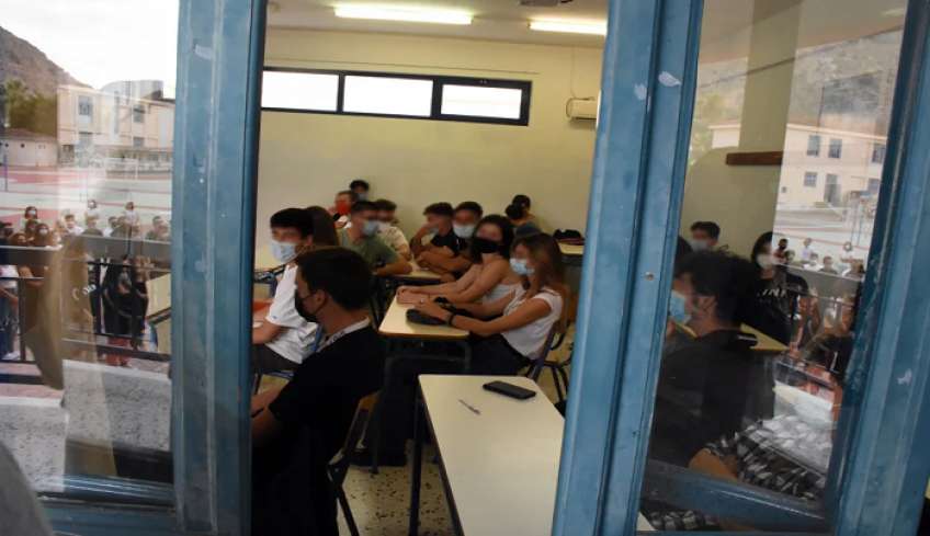 Σχολεία: Πότε «κληρώνει» για μάσκες στις Πανελλήνιες 2022, τι θα γίνει με το voucher 200 ευρώ σε εκπαιδευτικούς