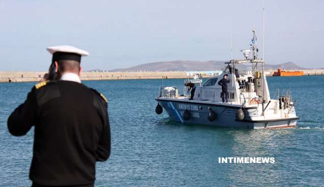 Χαλκιδική: Εννέα Ρουμάνοι έπεσαν σε βράχια με το σκάφος τους -Απεγκλωβίστηκαν από ναυαγοσώστη