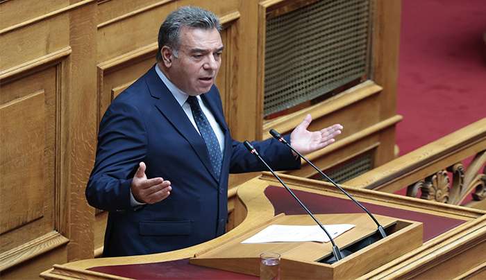 ΜΑΝΟΣ ΚΟΝΣΟΛΑΣ : « Χρειάζεται αναδιοργάνωση των τομέων του ΕΚΑΒ στη Ρόδο».