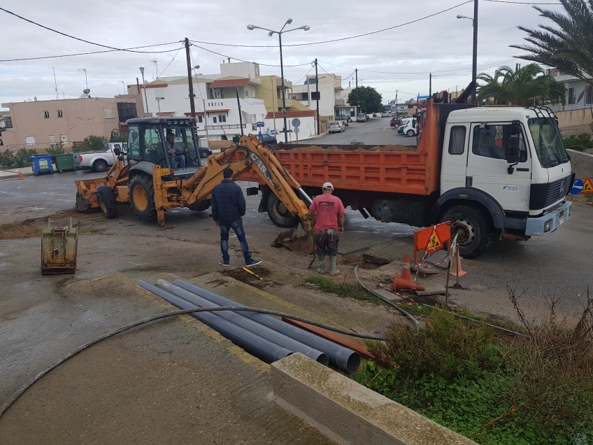 “Προχωρά η υπογείωση των δικτύων της ΔΕΗ στην Κέφαλο και ακολουθούν παρεμβάσεις ανάπλασης στην περιοχή.”