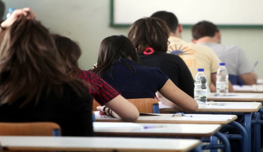 Πανελλαδικές: Τα πάνω – κάτω από τον συνυπολογισμό των βαθμών στις τρεις τάξεις του λυκείου-Τι θα γίνει με τη βάση του 10