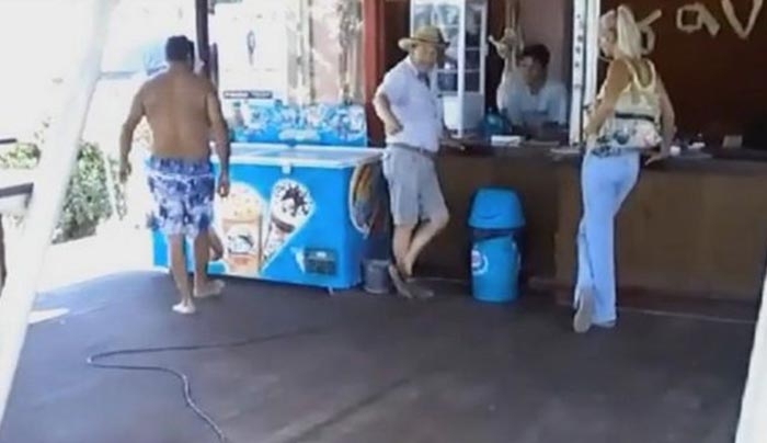 Για ΓΕΛΙΑ και για ΚΛΑΜΑΤΑ- Ο ΣΠΑΡΤΑΡΙΣΤΙΚΟΣ διάλογος εφοριακών με ιδιοκτήτη καντίνας (Βίντεο)