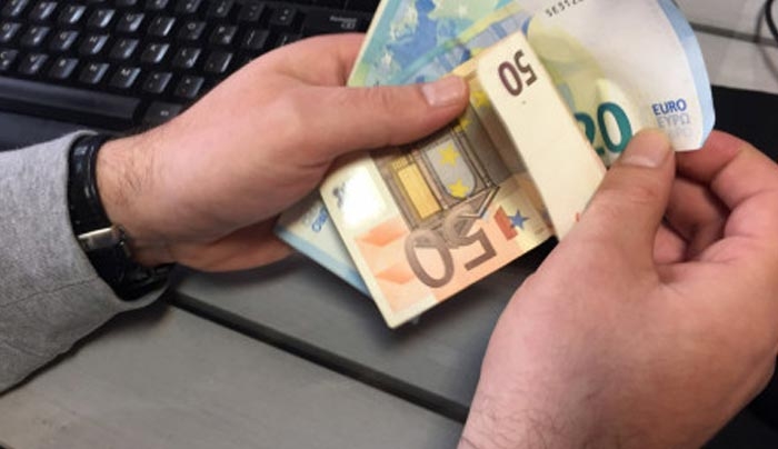 Αυτοί είναι οι νέοι φόροι – Πληρώνουν και όσοι έχουν εισόδημα 420 ευρώ μεικτά [Πίνακες]