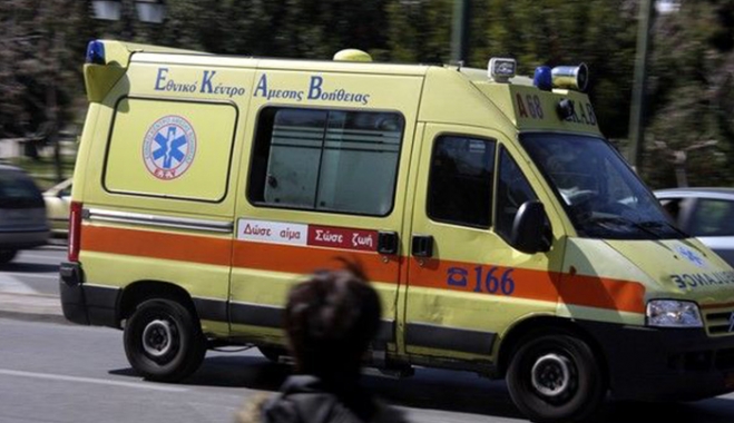 Άνδρας με μωρό στην αγκαλιά έπεσε από πολυκατοικία στον Βύρωνα. Νεκρό το βρέφος