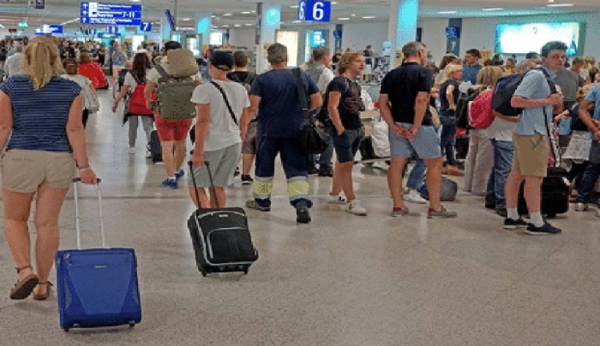 Συνεχίζεται το θετικό σερί του Αυγούστου σε αφίξεις και κρατήσεις – Πληρότητες στο 80% και αυτή την εβδομάδα