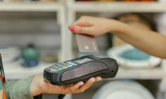 ΑΑΔΕ: 5+1 ερωτήσεις - απαντήσεις για τη διασύνδεση των POS με τα Ταμειακά Συστήματα Newsbomb