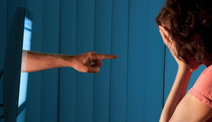 Cyber bullying: Ο «ηλεκτρονικός δαίμονας» που απειλεί τα παιδιά μας