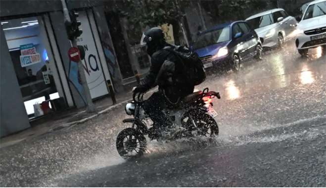 Καιρός σήμερα: Ισχυρά φαινόμενα σε Ιόνιο, Ήπειρο και Αιτωλοακαρνανία – Μικρή πτώση της θερμοκρασίας