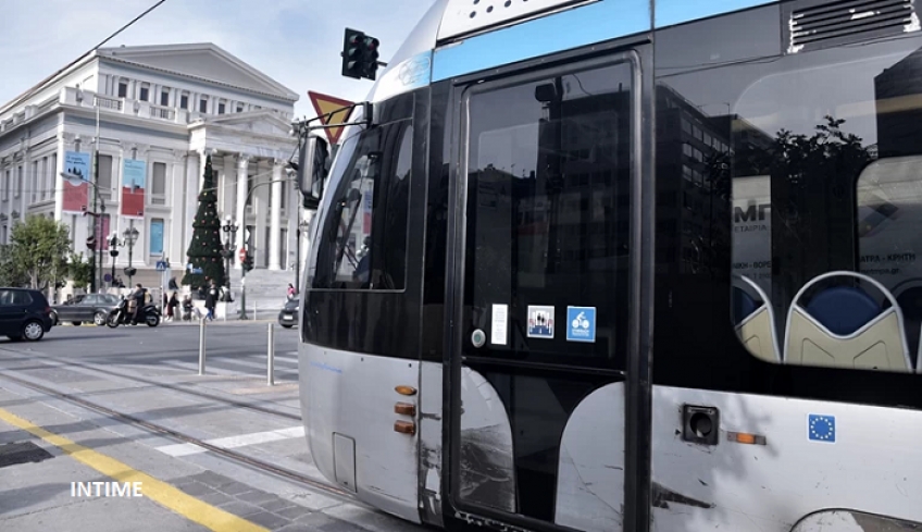 Το Τραμ έφτασε στον Πειραιά: Ξεκινούν την Τετάρτη τα πρώτα δρομολόγια - Οι νέες στάσεις και η διάρκεια της διαδρομής