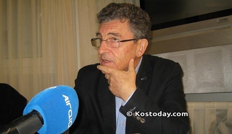 Καματερός στην Βουλή: Η κυβέρνηση πρέπει να προστατεύσει την δημόσια περιουσία και ειδικά τις παραλίες από επίδοξους επενδυτές.