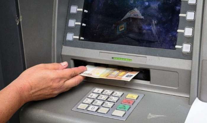 ΔΥΠΑ: Ξεκινά σήμερα Παρασκευή η καταβολή δώρου Πάσχα και επιδομάτων