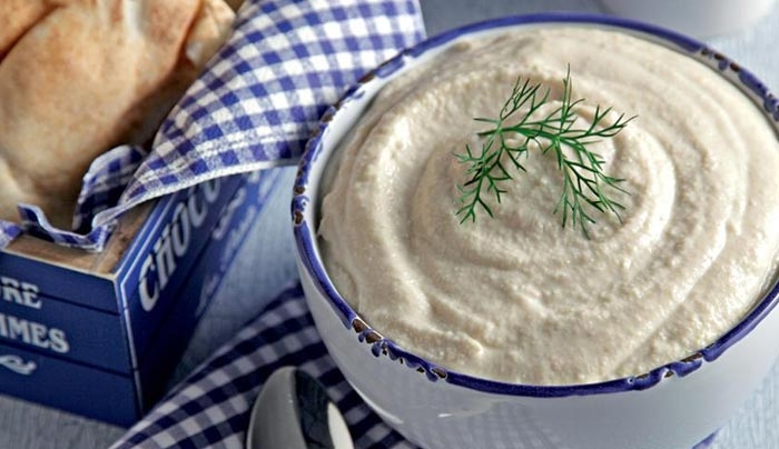 Ταραμοσαλάτα με λευκό ταραμά