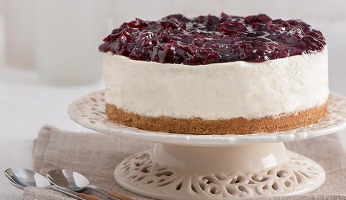 Cheesecake με μαρμελάδα βύσσινο