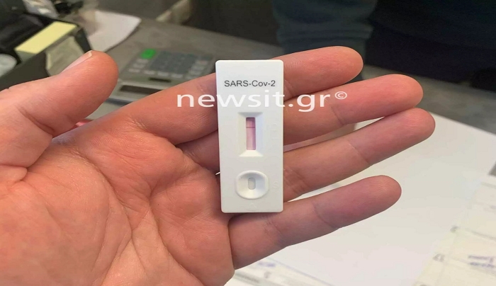 Βασιλακόπουλος: Δεν χρειάζεται να κάνουν self test όσοι έχουν εμβολιαστεί