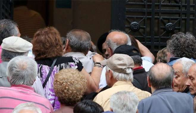 Συντάξεις: Αύξηση έως 382 ευρώ - Πώς μπορείτε να την πάρετε με πλασματικά έτη
