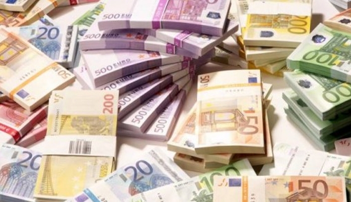 Η Εφορία αναλαμβάνει τις καταθέσεις και τα ακίνητα όλων των πολιτών