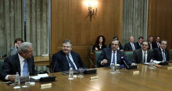 Χαμόγελα στο πρώτο μετά τον ανασχηματισμό Υπουργικό Συμβούλιο, αλλά λίγο μετά ακολούθησαν και οι πρώτες παραφωνίες