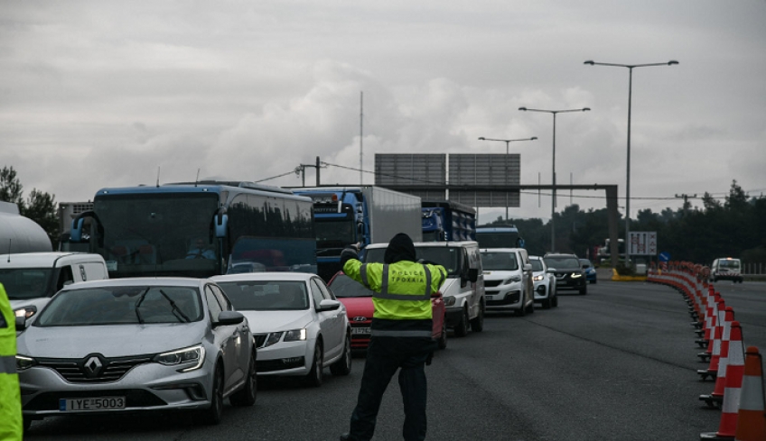Πάσχα στο χωριό: Τα νέα δεδομένα για την έξοδο που όλοι περιμένουν – Τι θα κρίνει το άνοιγμα των διοδίων
