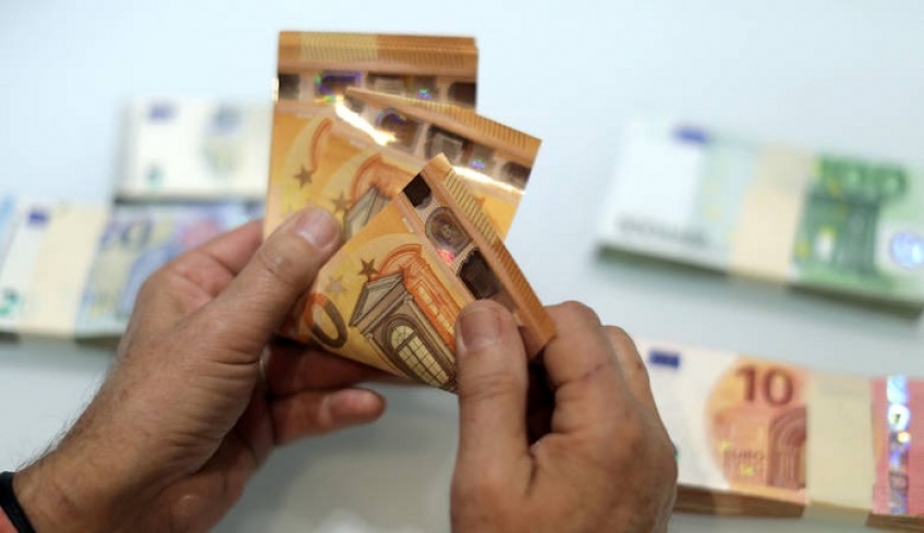 Δώρο Χριστουγέννων: Ποιοι οι δικαιούχοι -Πώς υπολογίζεται