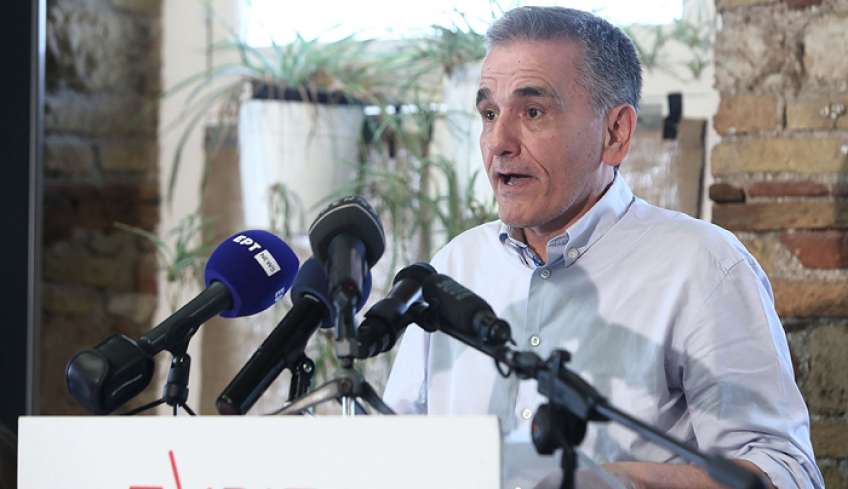 ΣΥΡΙΖΑ: Ο Ευκλείδης Τσακαλώτος ανακοίνωσε την υποψηφιότητά του για την ηγεσία
