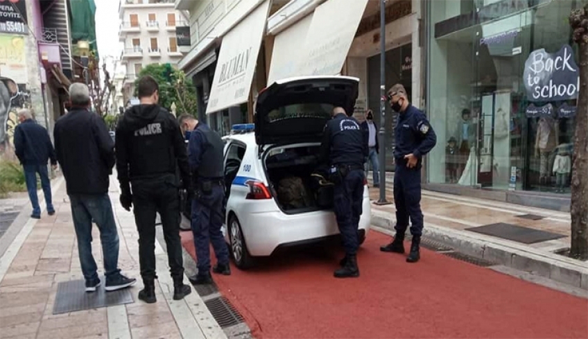 Τρόμος στο Αγρίνιο: Άνδρας επιτέθηκε και μαχαίρωσε δύο γυναίκες – Μία τρίτη κατάφερε και ξέφυγε