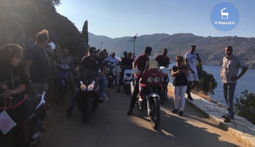 Ξεσηκώθηκαν οι Συμιακοί και έδιωξαν σκάφος ΜΚΟ! Καταγγελίες του δήμου Σύμης οτι επιχειρείται να στηθεί hot spot στο νησί