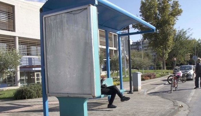 Δείτε πως έσκασε μύτη παππούς σε στάση στο Ηράκλειο και χάζεψε όλο το facebook…