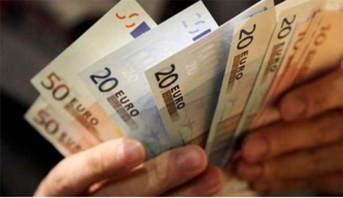 ΟΠΕΚΑ: Ξεκινά σήμερα η καταβολή των βοηθημάτων σε τρίτεκνες και πολύτεκνες οικογένειες