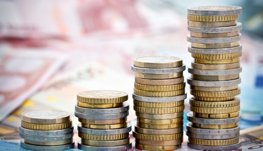 Η οικονομία κερδίζει έδαφος, η Ελλάδα πείθει αγορές και ΔΝΤ