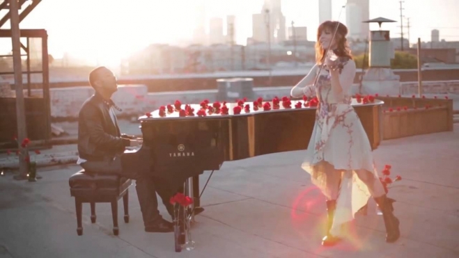 John Legend Feat Lindsey Stirling - "All of me" σε μια μοναδική εκτέλεση!