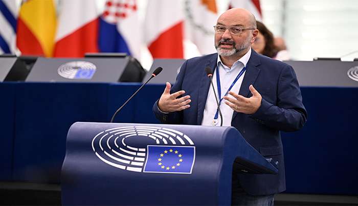 Σάκης Αρναούτογλου: «Η Κυβέρνηση εξήγγειλε επίδομα ενοικίου - γιατί εξαφανίστηκε από το τελικό Κοινωνικό Κλιματικό Σχέδιο;»
