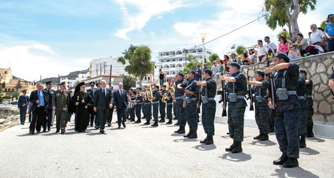 Με κάθε επισημότητα οι εκδηλώσεις τιμής και μνήμης για τον ήρωα σμηναγό Κώστα Ηλιάκη