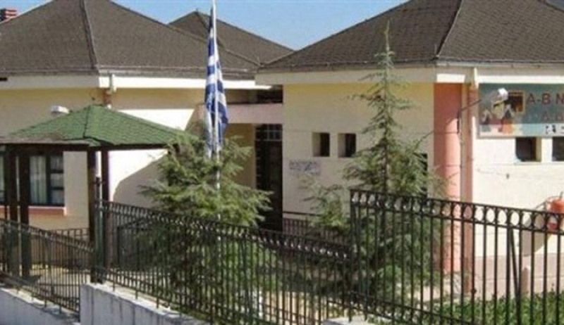 Μαθητές δημοτικού τα έκαναν “γυαλιά καρφιά” σε νηπιαγωγείο της Θεσσαλονίκης