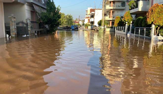 Λάρισα: Αγωνία από τον φουσκωμένο Πηνειό - «Τις τελευταίες ώρες ανεβαίνει πιο γρήγορα το νερό»