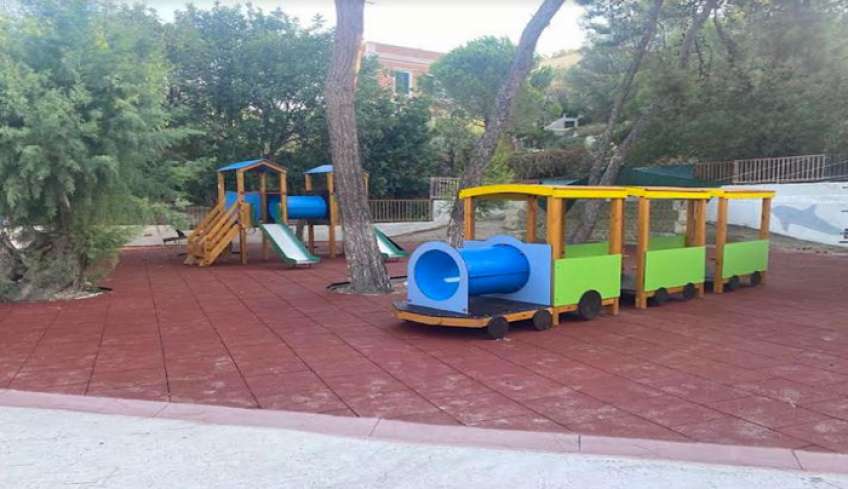 Παραδόθηκαν νέες Παιδικές χαρές στα Νηπιαγωγεία Λακκίου και Καμάρας Λέρου
