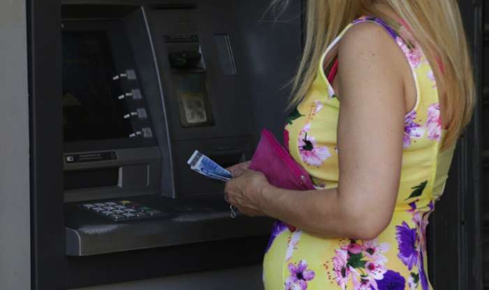 Τράπεζες: Κλείνουν πάνω από μία εβδομάδα – Τι θα γίνει με τις πληρωμές και τις μισθοδοσίες