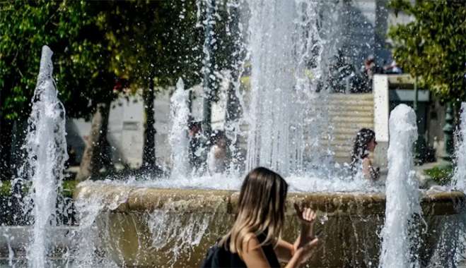 Καιρός σήμερα: Τοπικές βροχές σε Μακεδονία και Θράκη – Στους 34 βαθμούς η θερμοκρασία