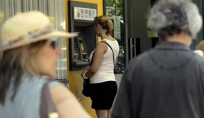 Συγχωνεύονται τα πολυτεκνικά του ΟΓΑ με το επίδομα τέκνων