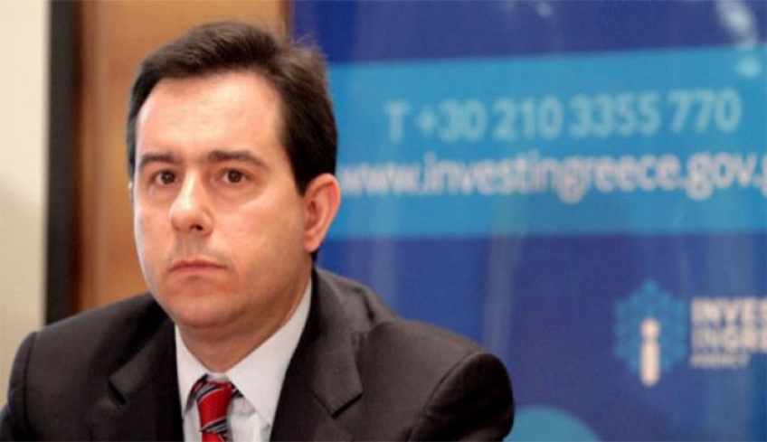 Μηταράκης: Άμεσα αποχωρούν 15.000 πρόσφυγες και μετανάστες από τα νησιά