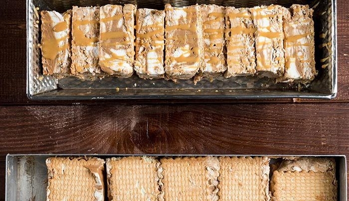 Παγωτό σάντουιτς με καραμέλα σοκολάτα