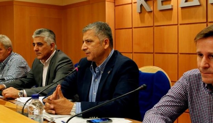 Μάχη κυβέρνησης-Δήμων για τα διαθέσιμα